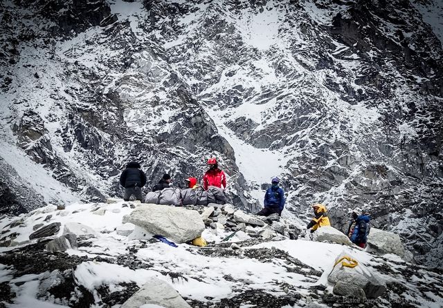 Photo from Base Camp to Camp 2 – The Earthquake