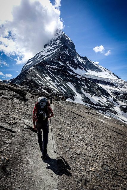 Make our way up towards Hörnlihütte under the Matterhorn